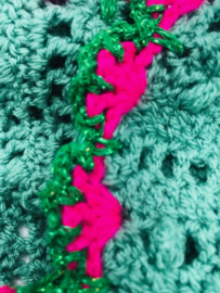 Zeegroene sjaal met rose/groene glitterrand/ VERKOCHT