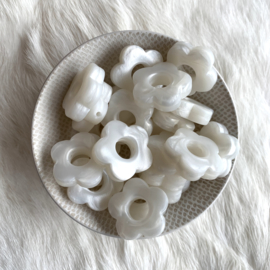 Round flower bead - pearl white