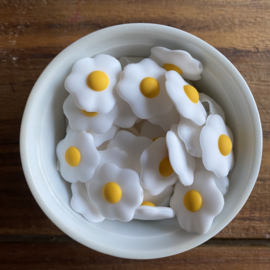 Fried egg bead