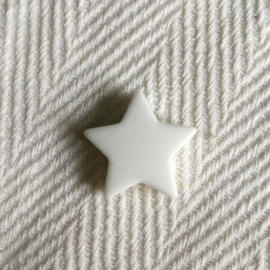Star M - white