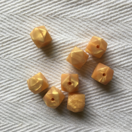 Small hexagon - pearl gold