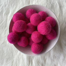 Felted bead - fuchsia