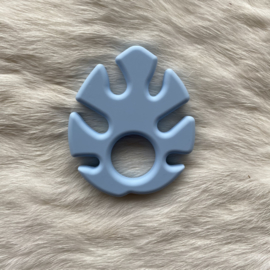 Monstera teether - soft blue