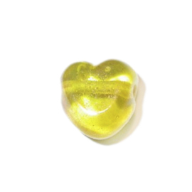 Gele, hartvormige kraal gemaakt van glas