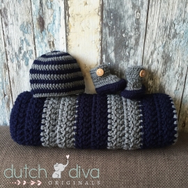 Stoer baby dekentje donkerblauw met donkergrijs gestreept