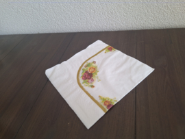 Old Country Roses - Papieren servetjes met Old Country Roses decor.