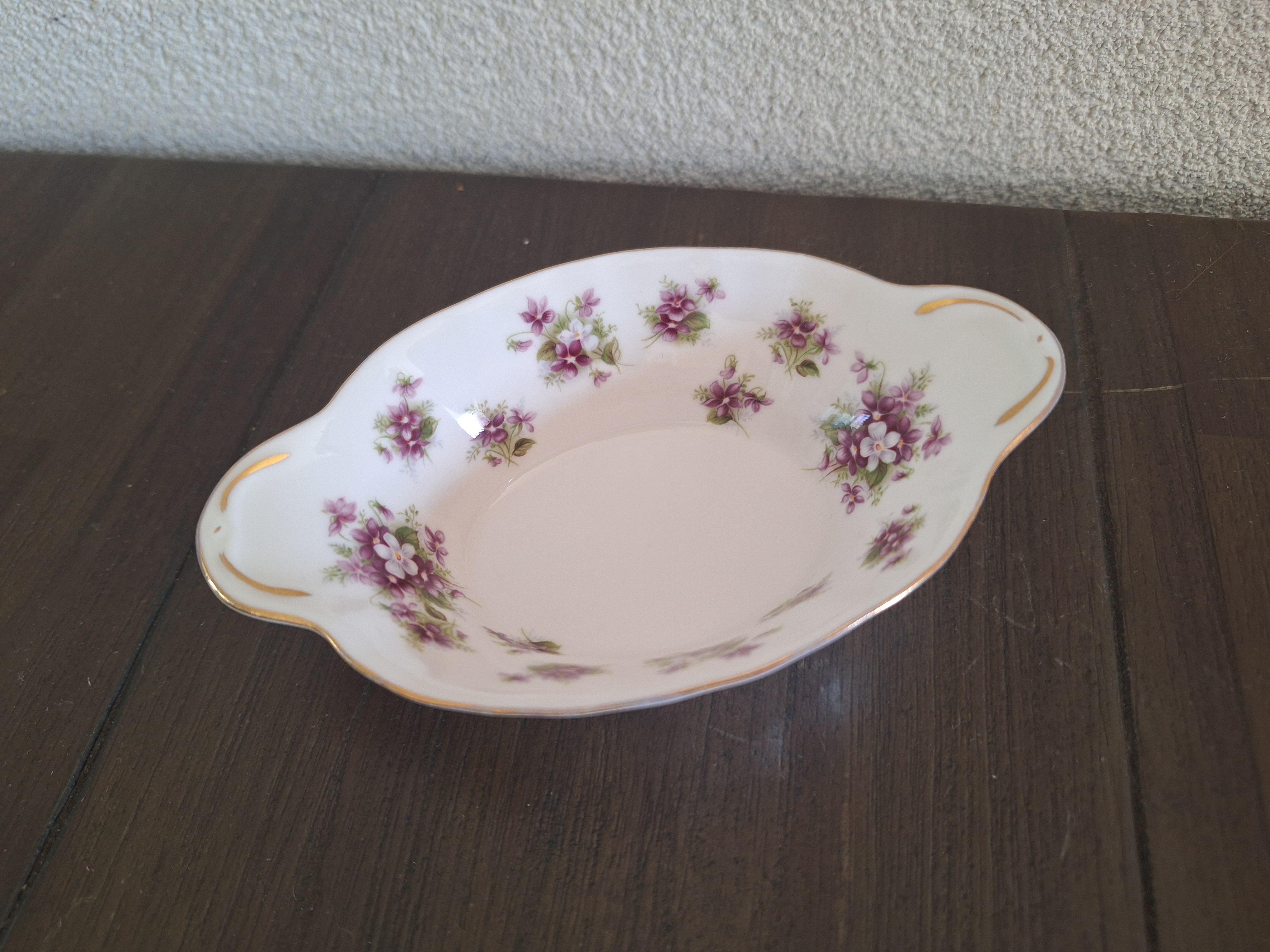 Sweet Violets - Bonbonschaaltje met dicht handvat 14,5 cm