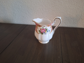 Lady Carlyle - Roomkannetje 9 cm hoog