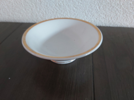 Poppenservies met gouden bies - Serveerschaaltje hoog 11,5 cm