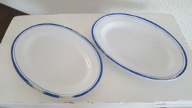 Poppenservies met blauwe bies - Vleesschaal 15,5 x 11 cm