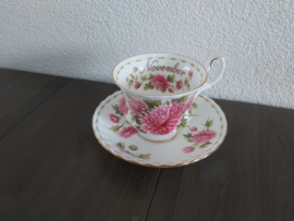 November - Koffiekop met schotel (damesmodel)