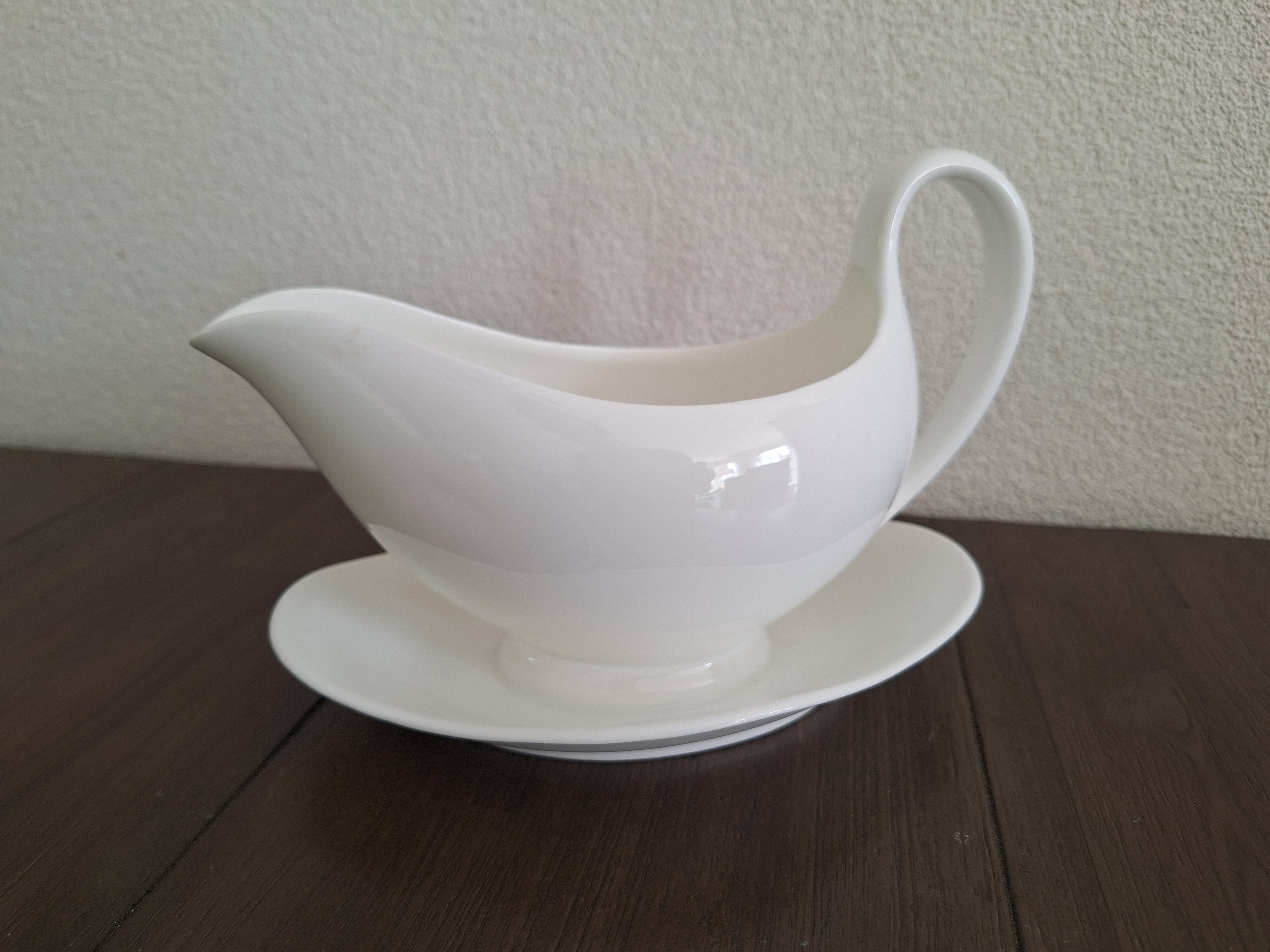 White Bone China - Sauskom met vaste schotel