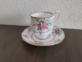 Petit Point - Kop en schotel (damesmodel)