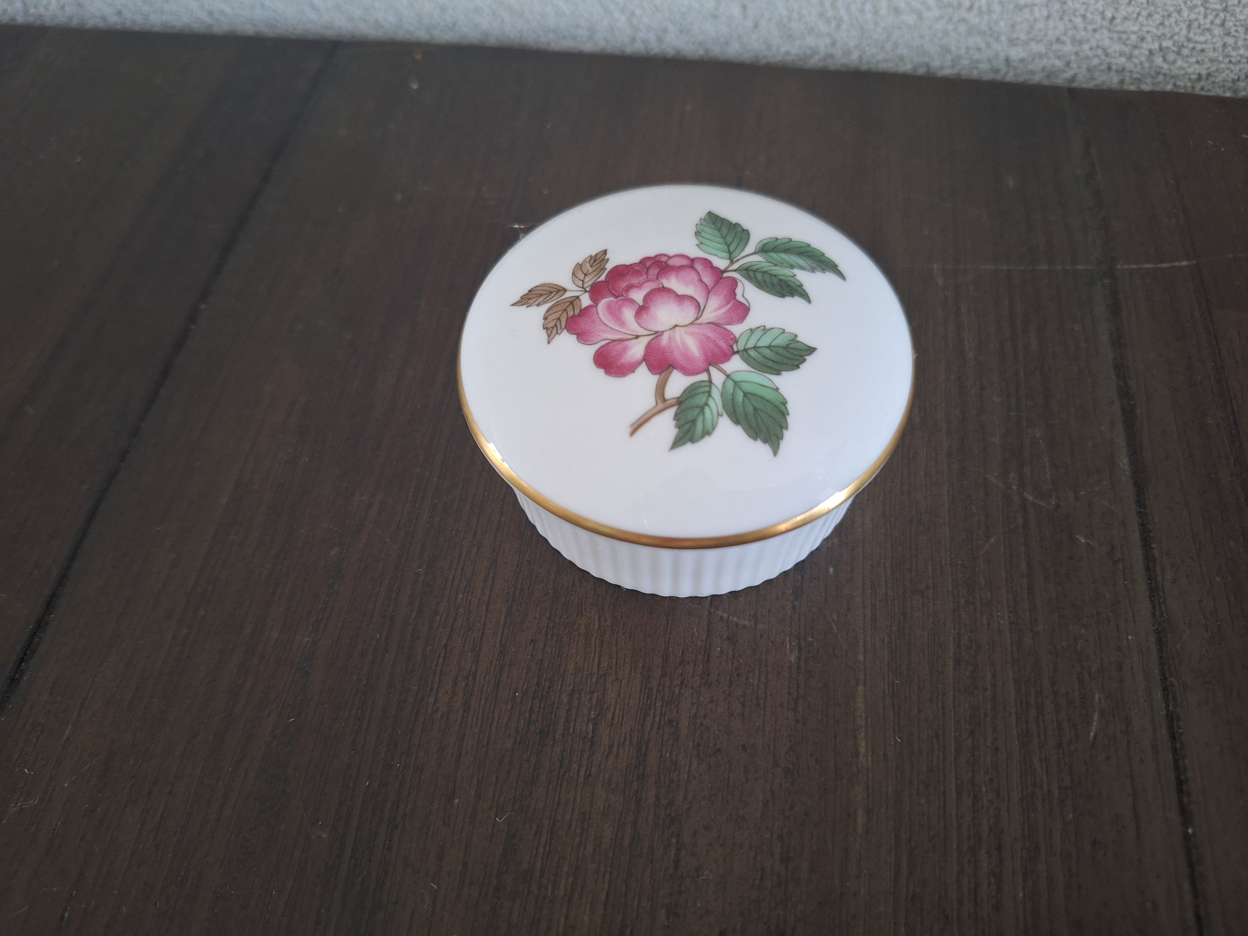 Wedgwood Charnwood - Dekseldoosje