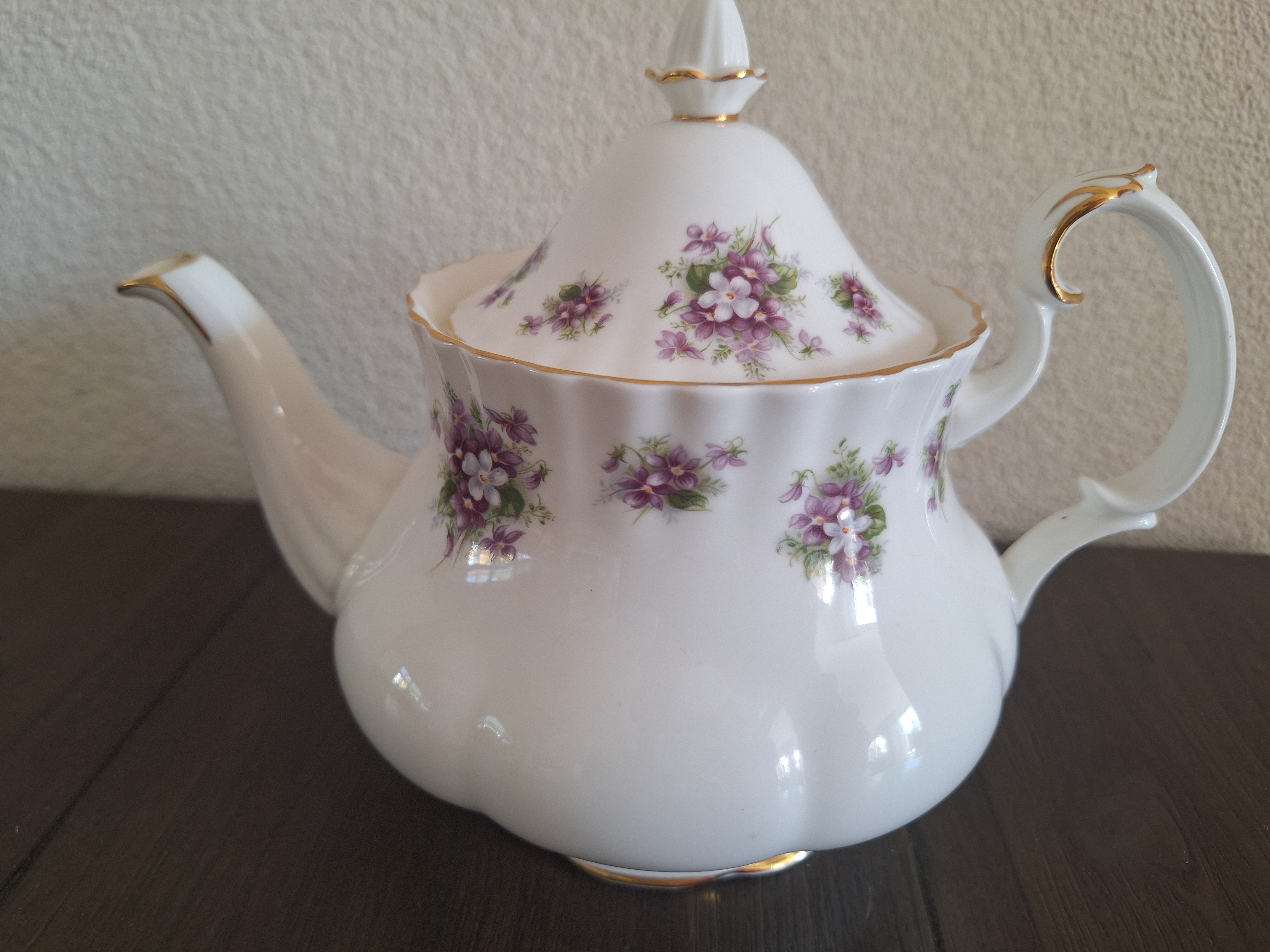 Sweet Violets - Theepot 16 cm hoog