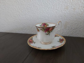 Old Country Roses - Espresso- of Mokka kop en schotel