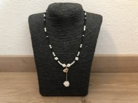 collier met zwarte spinel en parels