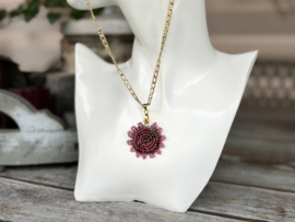 collier goud met hanger bead embroidery roze goud