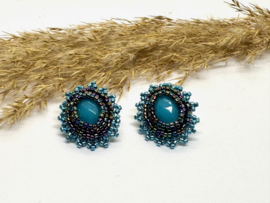 Oorbellen bead embroidery blauw
