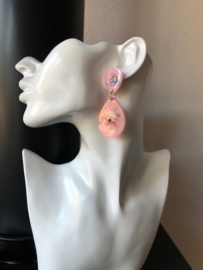 oorbellen lang roze glitter epoxy