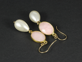 oorbellen lang goud met parel druppel en roze jade