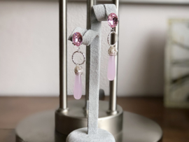 oorbellen XL met swarovski roze en hydro quartz pegels