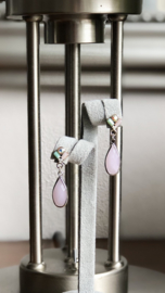 oorbellen zilver met facet roze glas hanger