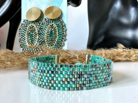 Armband bead embroidery turquoise goud en russisch amazoniet