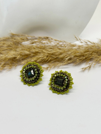Oorbellen groen bead embroidery