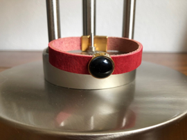 armband koraalrood leer met onyx