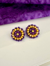 oorbellen bead embroidery paars geel bloem