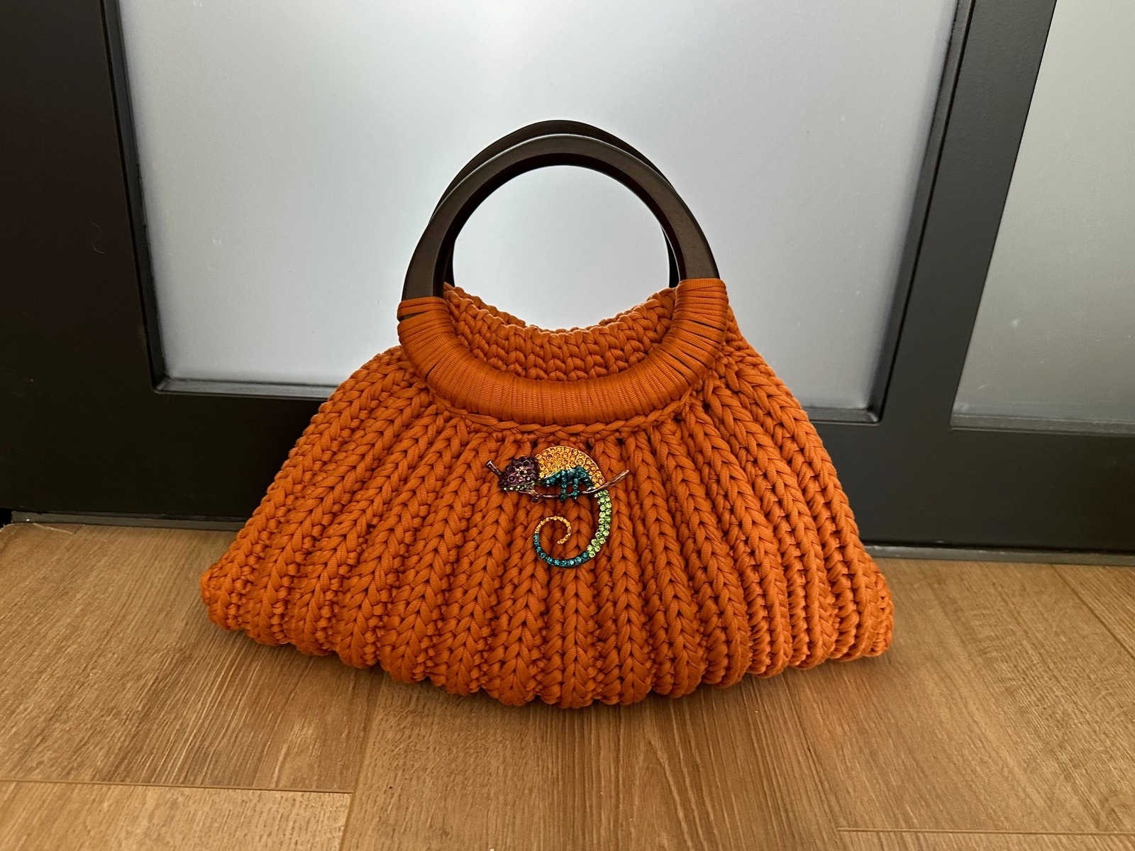 Tas handmade Ansi Original met hagedis broche