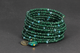 armband wikkel in donkergroen met kristallen en chrysocolla