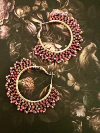 Oorbellen bead embroidery creolen roze goud
