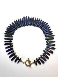 collier lapis lazuli sticks met hematiet goud