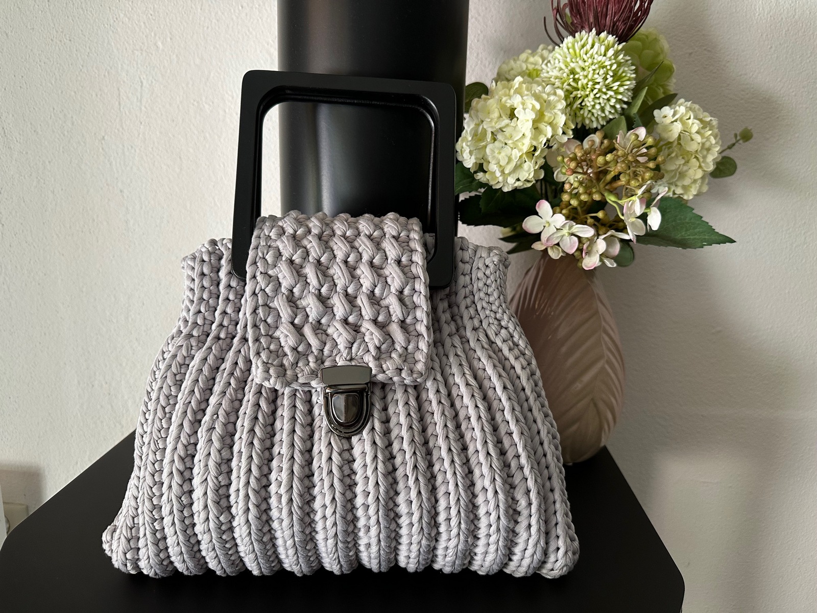Tas handmade van Ansi Original in licht grijs