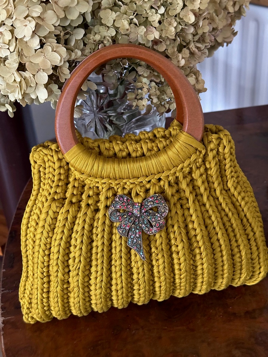 Tas Ansi Original handmade met strik broche