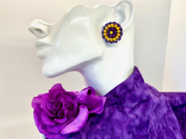 oorbellen bead embroidery paars geel bloem