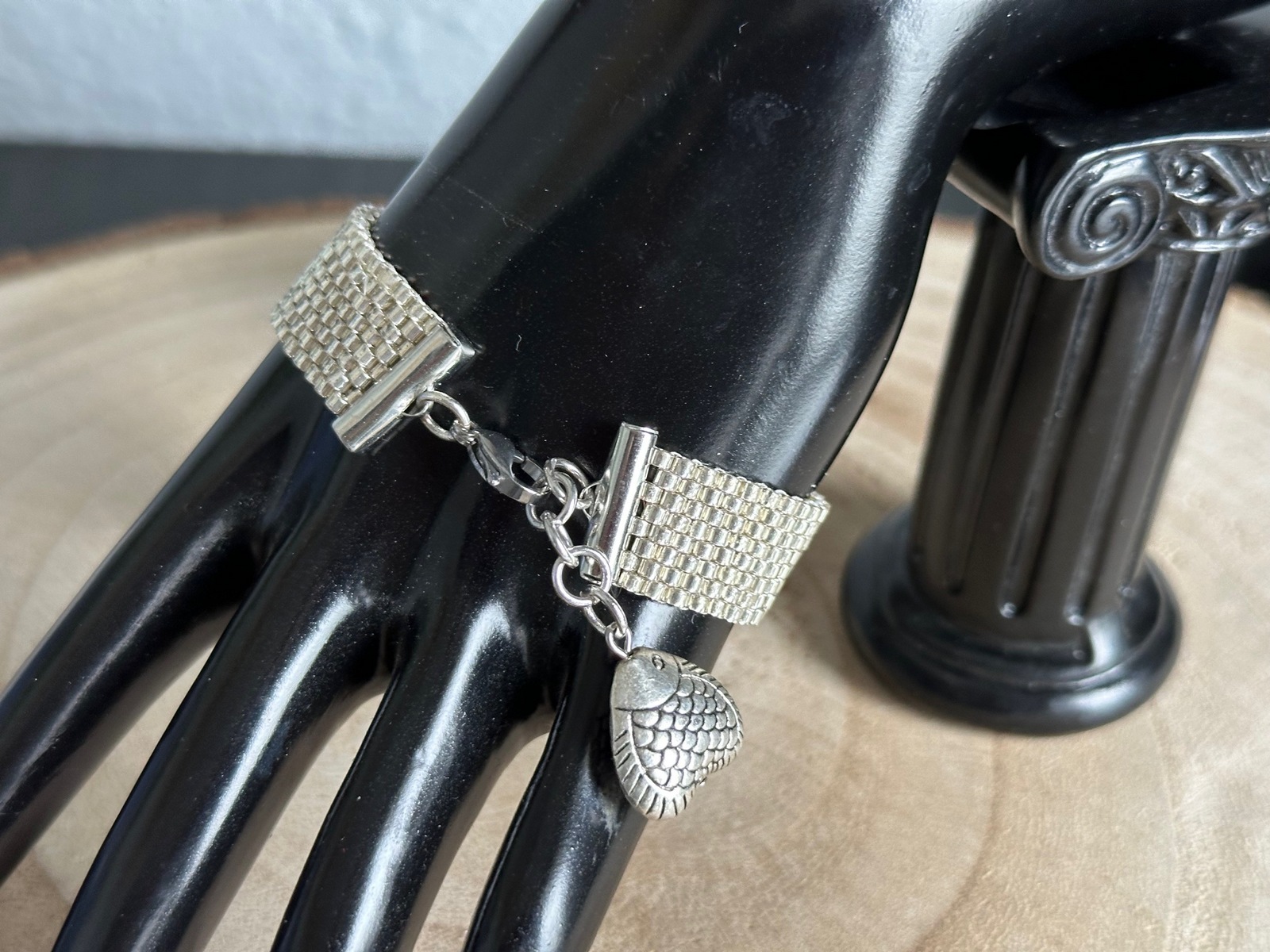 armband bead embroidery zilver met vis