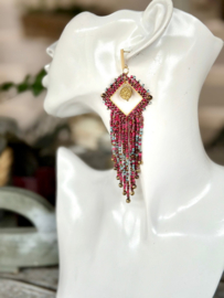 oorbellen beadembroidery roze blauw fringies