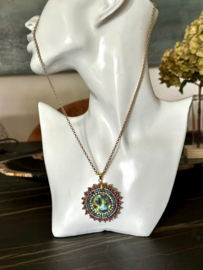 collier/ketting met bead embroidery abalone shell