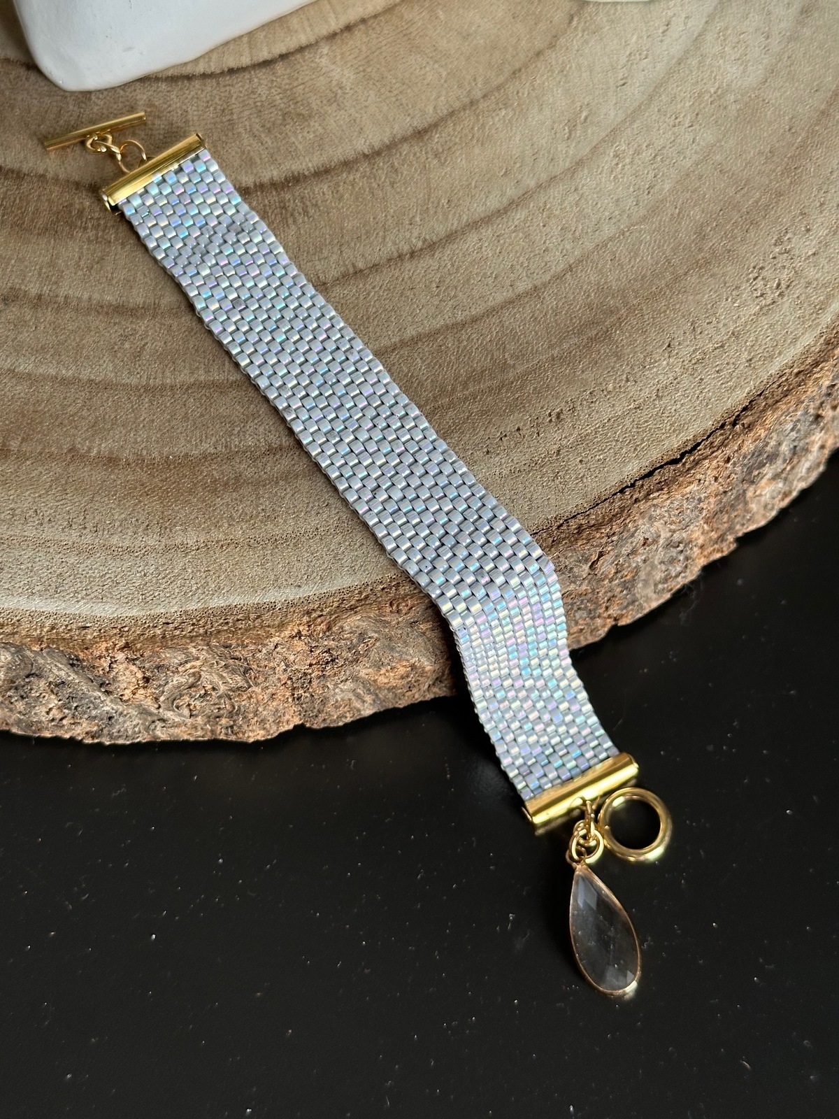 Armband bead embroidery parelmoer wit