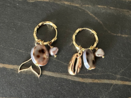 oorbellen/creolen rvsgoud M&M schelp en parel