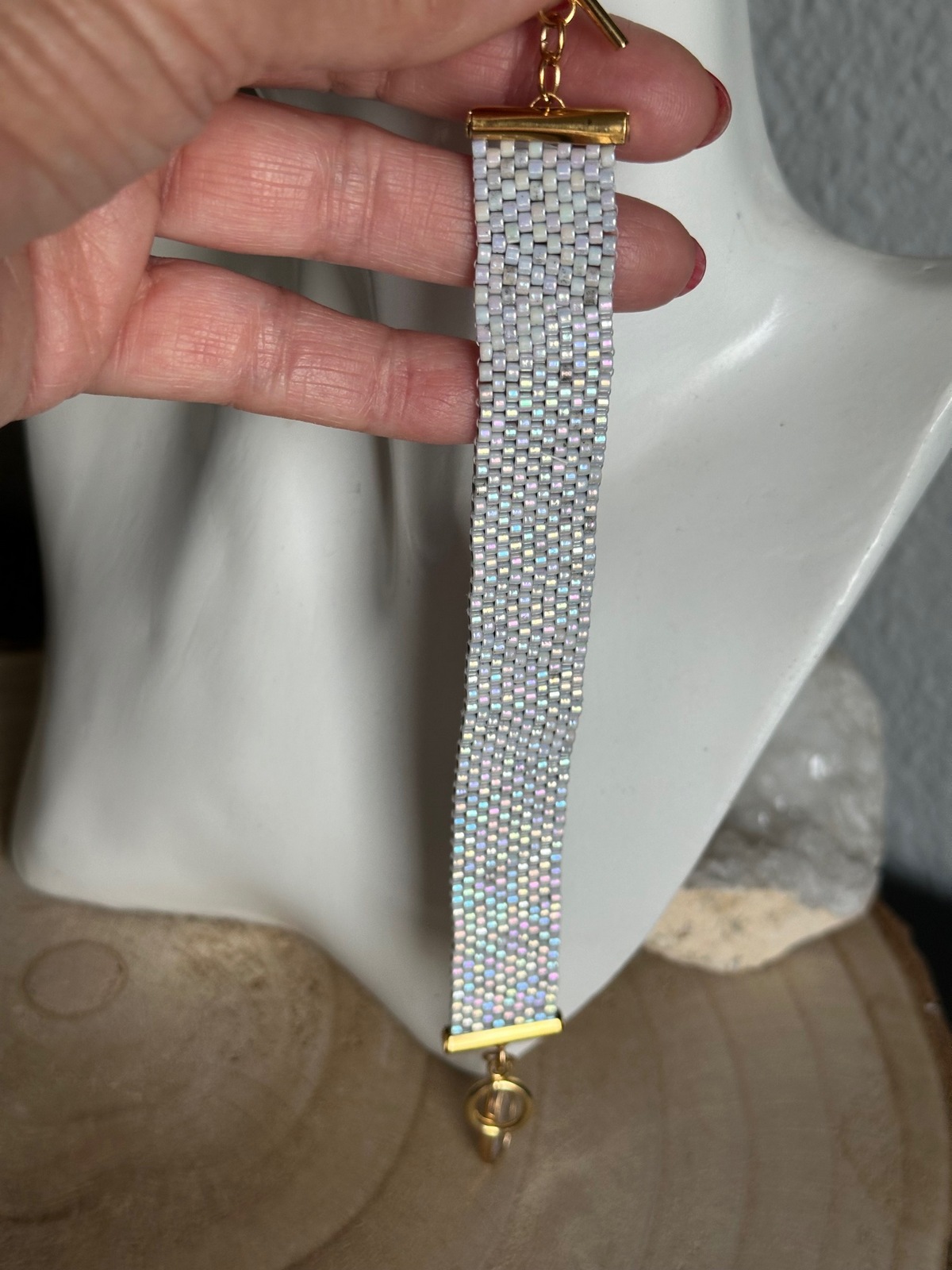 Armband bead embroidery parelmoer wit