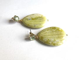 oorbellen XL goud met swarovski elements groen en lemon jade