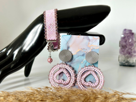 Armband bead embroidery delica's roze parelmoer