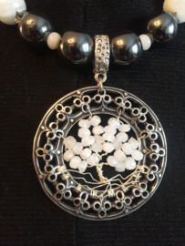 collier kort met maansteen en tree of life