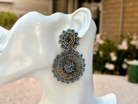 Statement oorbellen bead embroidery goud blauw en spinel