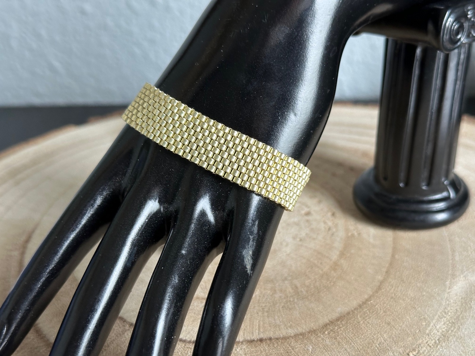 armband bead embroidery goud