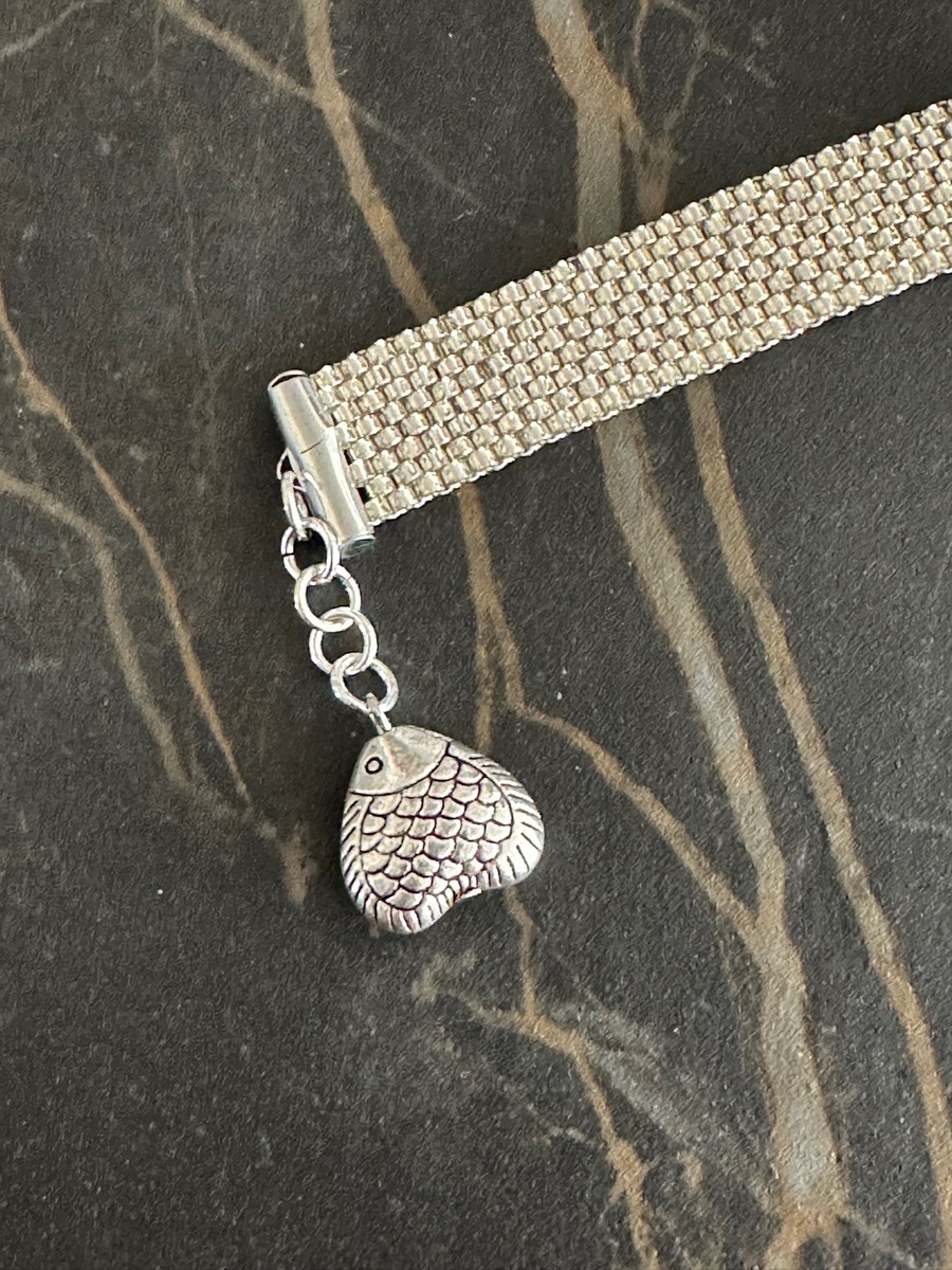 armband bead embroidery zilver met vis